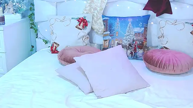 VioletUmi online show from December 2024 12:45:02 PM
