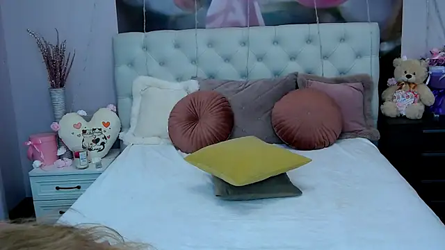 VioletUmi online show from March 2025 08:08:01 AM