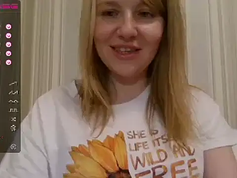 Snapshot of urbadkitty chatting on December 2024 03:54:02 PM urbadkitty online show from December 2024 03:54:02 PM