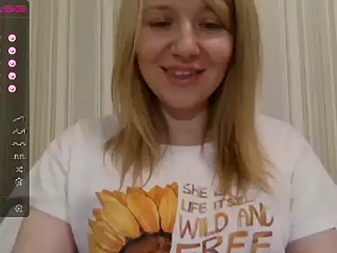 Snapshot of urbadkitty chatting on December 2024 03:47:02 PM urbadkitty online show from December 2024 03:47:02 PM