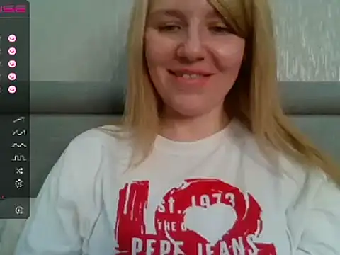 Snapshot of urbadkitty chatting on December 2024 11:00:01 AM urbadkitty online show from December 2024 11:00:01 AM