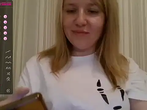 Snapshot of urbadkitty chatting on December 2024 04:08:02 PM urbadkitty online show from December 2024 04:08:02 PM