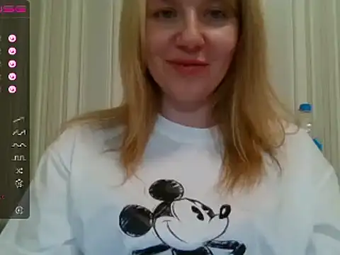 Snapshot of urbadkitty chatting on January 2025 05:07:02 PM urbadkitty online show from January 2025 05:07:02 PM