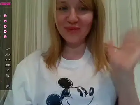 Snapshot of urbadkitty chatting on January 2025 03:32:02 PM urbadkitty online show from January 2025 03:32:02 PM