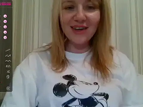 Snapshot of urbadkitty chatting on January 2025 01:55:02 PM urbadkitty online show from January 2025 01:55:02 PM