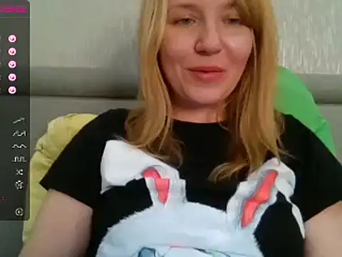 Snapshot of urbadkitty chatting on February 2025 08:06:02 AM urbadkitty online show from February 2025 08:06:02 AM