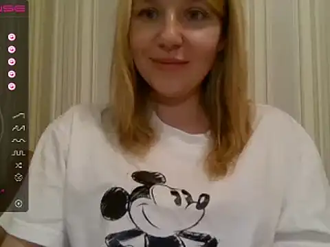 Snapshot of urbadkitty chatting on February 2025 03:04:02 PM urbadkitty online show from February 2025 03:04:02 PM