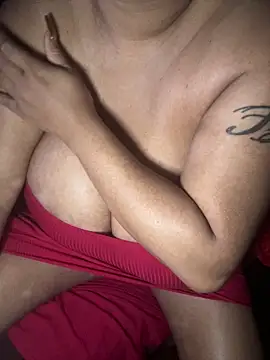 RoxiRedXXX online show from May 2026 05:18:02 PM
