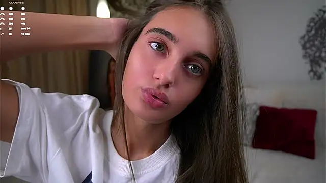 Snapshot of PiquingOgalala chatting on October 2025 01:15:02 AM PiquingOgalala online show from October 2025 01:15:02 AM