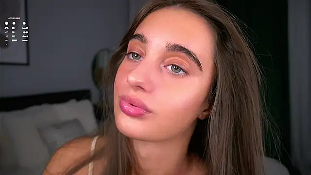 Snapshot of PiquingOgalala chatting on November 2025 01:04:02 AM PiquingOgalala online show from November 2025 01:04:02 AM