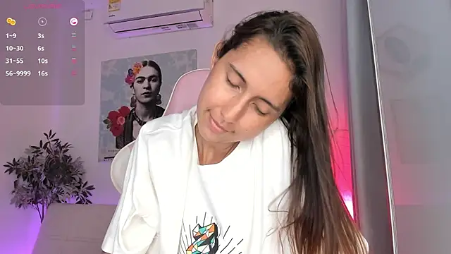 Snapshot of aleja_rythm chatting on January 2025 10:51:01 PM aleja rythm online show from January 2025 10:51:01 PM