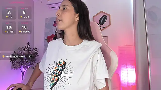 Snapshot of aleja_rythm chatting on February 2025 08:24:01 PM aleja rythm online show from February 2025 08:24:01 PM