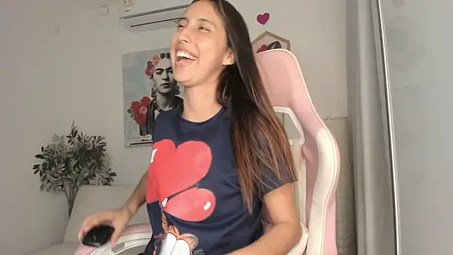 Snapshot of aleja_rythm chatting on February 2025 11:03:01 PM aleja rythm online show from February 2025 11:03:01 PM