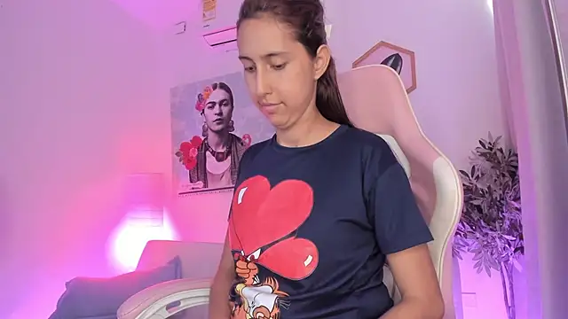 Snapshot of aleja_rythm chatting on March 2025 09:37:01 PM aleja rythm online show from March 2025 09:37:01 PM