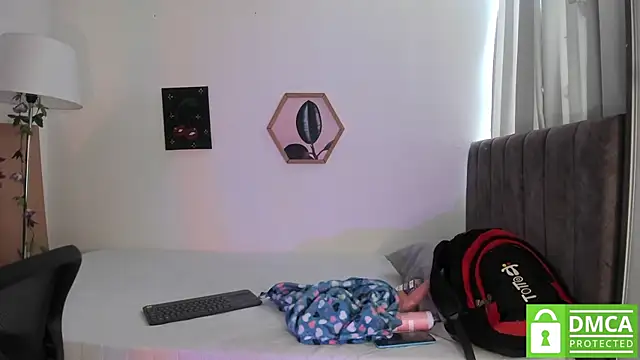 Snapshot of aleja_rythm chatting on October 2025 06:48:01 PM aleja rythm online show from October 2025 06:48:01 PM