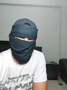 Nisreenn online show from September 2025 09:28:02 PM