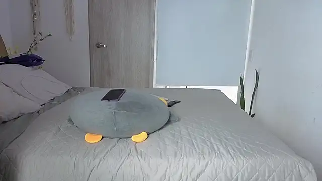 leidysauts online show from April 2026 09:43:02 PM