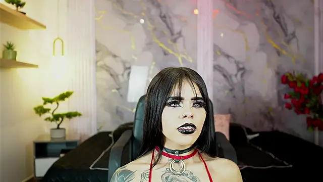 Sweet devill  online show from September 2025 04:46:02 AM