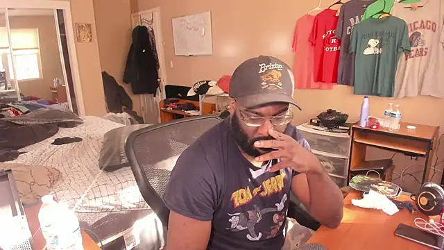 MrChuckDailyXXX online show from October 2025 02:27:02 PM