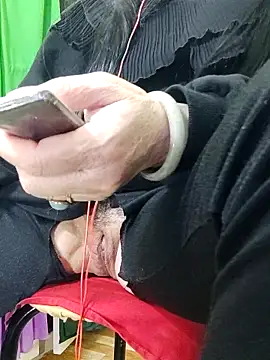 Snapshot of Hangem111 chatting on February 2026 02:32:02 PM Hangem111 online show from February 2026 02:32:02 PM