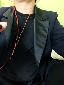 Snapshot of Hangem111 chatting on February 2026 02:42:02 PM Hangem111 online show from February 2026 02:42:02 PM