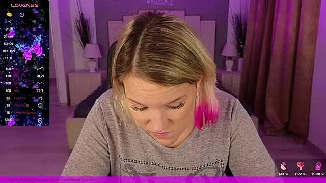 EVAshinyGIRL online show from December 2024 10:47:02 AM