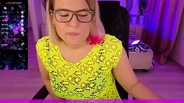 EVAshinyGIRL online show from January 2025 02:51:01 PM