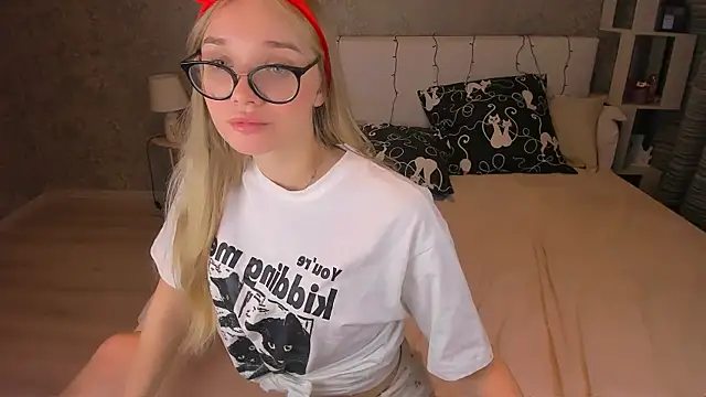 BoysLoveBlondee online show from January 2025 11:43:01 PM