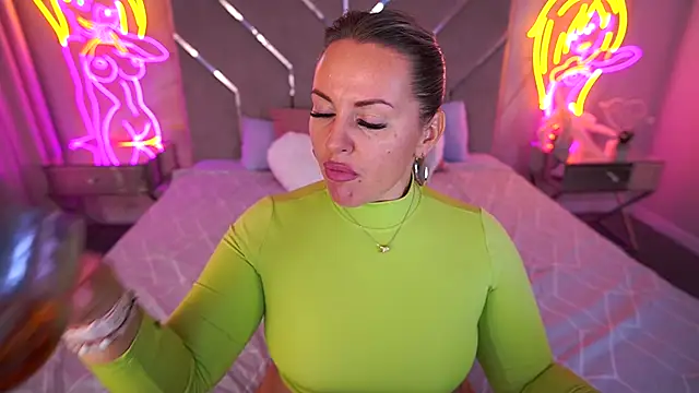 KiraCandyS online show from September 2025 08:56:01 PM