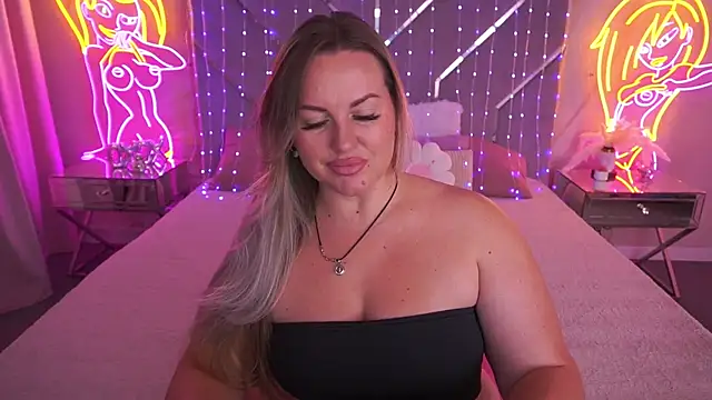 KiraCandyS online show from May 2026 08:39:02 PM