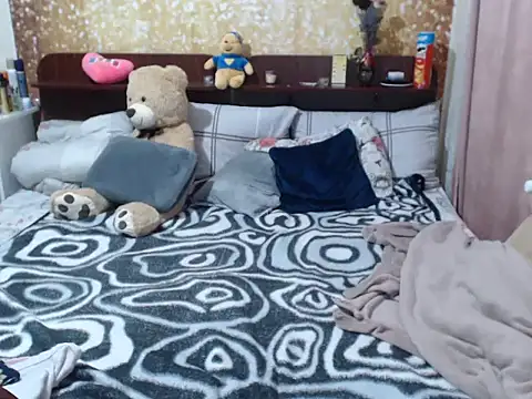 Emmatoo online show from February 2025 09:00:01 AM