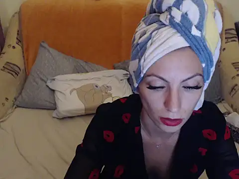 Emmatoo online show from September 2025 10:00:02 PM