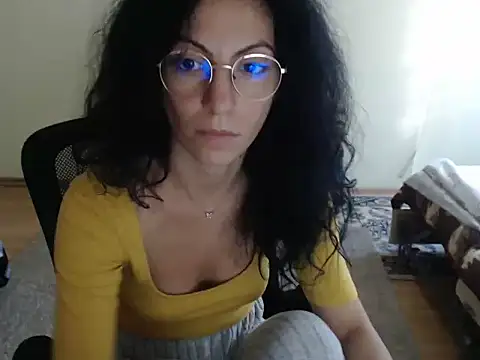 Emmatoo online show from October 2025 01:33:02 PM