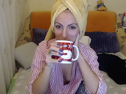 Emmatoo online show from November 2025 01:58:02 PM