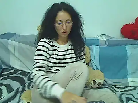 Emmatoo online show from April 2026 09:42:01 PM