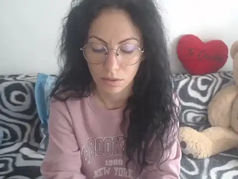 Emmatoo online show from April 2026 10:14:02 AM