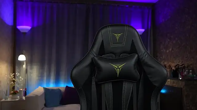 Amely Young online show from March 2025 03:22:02 AM