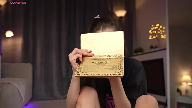 Amely Young online show from February 2026 01:45:01 AM