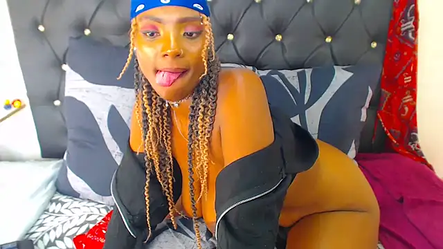 Snapshot of SAVAGExBOO chatting on December 2024 05:04:02 AM SAVAGExBOO online show from December 2024 05:04:02 AM