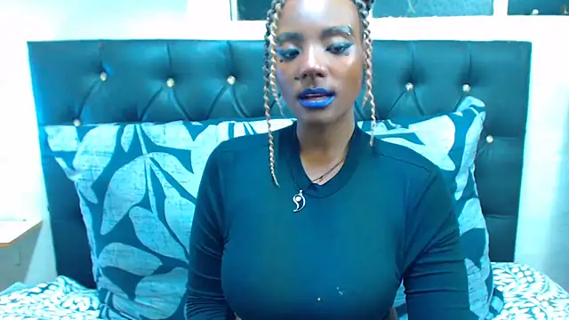 Snapshot of SAVAGExBOO chatting on December 2024 11:39:02 PM SAVAGExBOO online show from December 2024 11:39:02 PM