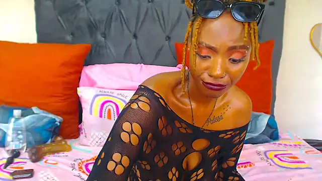 Snapshot of SAVAGExBOO chatting on February 2025 06:03:01 AM SAVAGExBOO online show from February 2025 06:03:01 AM