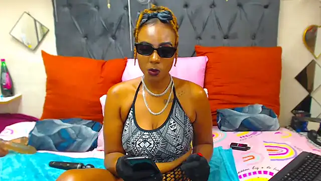 Snapshot of SAVAGExBOO chatting on March 2025 08:48:02 PM SAVAGExBOO online show from March 2025 08:48:02 PM