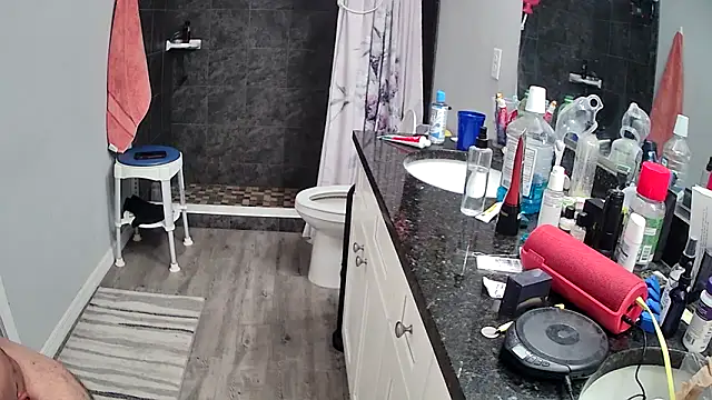 lou63ponce online show from April 2026 03:03:01 PM