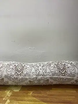 Snapshot of -SingleMom- chatting on October 2025 06:32:02 AM -SingleMom- online show from October 2025 06:32:02 AM