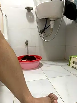 Snapshot of -SingleMom- chatting on October 2025 02:04:01 AM -SingleMom- online show from October 2025 02:04:01 AM