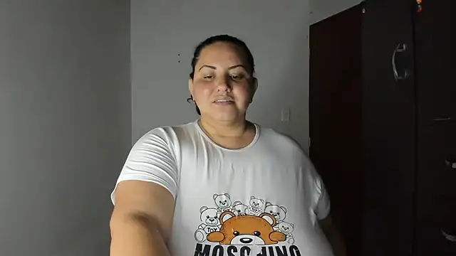 Snapshot of tetasgrandes_karol chatting on March 2025 03:30:01 AM tetasgrandes karol online show from March 2025 03:30:01 AM