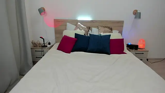 KateRedgar online show from October 2025 07:33:02 PM