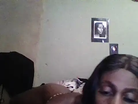 Snapshot of Moorella1 chatting on February 2025 10:32:02 AM Moorella1 online show from February 2025 10:32:02 AM