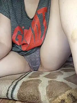 Snapshot of Holly_Bette chatting on June 2026 07:20:01 AM Holly Bette online show from June 2026 07:20:01 AM