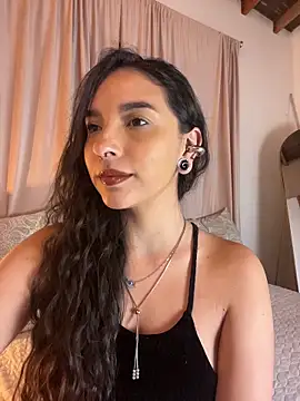 Snapshot of ThaliaRivera_ chatting on June 2026 07:03:01 AM ThaliaRivera online show from June 2026 07:03:01 AM